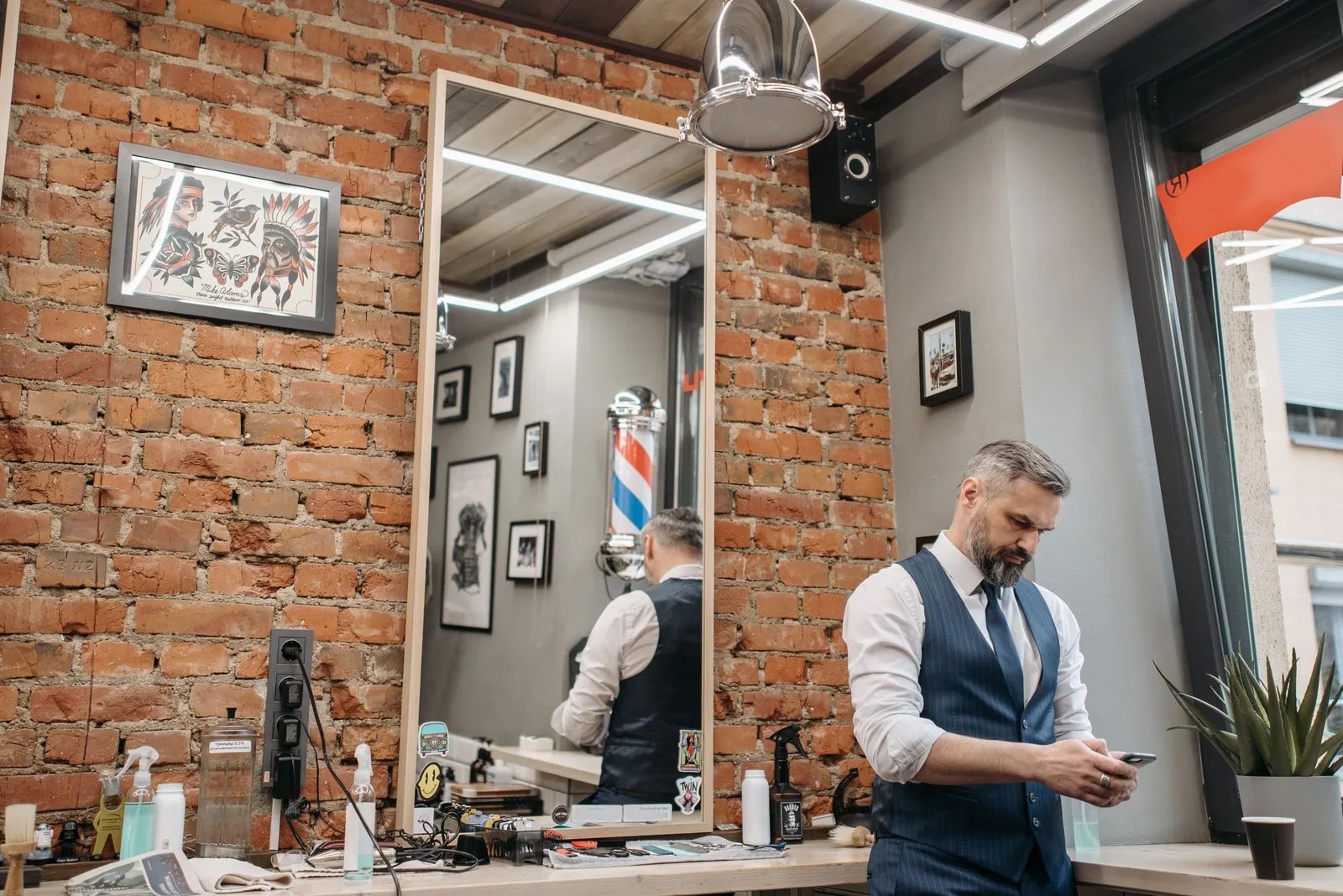 Inside and outside Pomade
